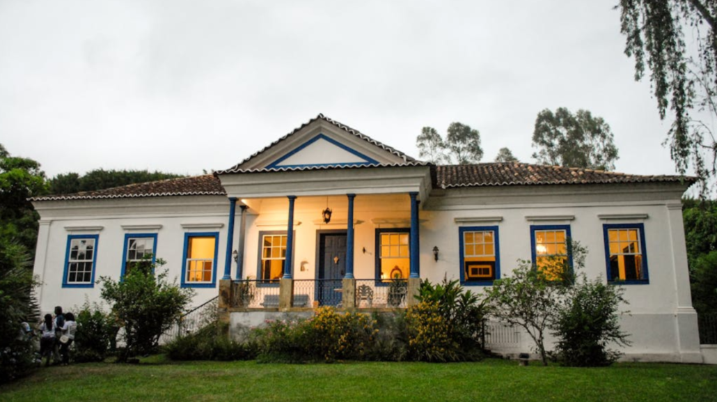 colonial house remodeling