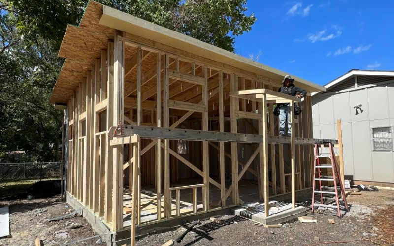 shed constructing